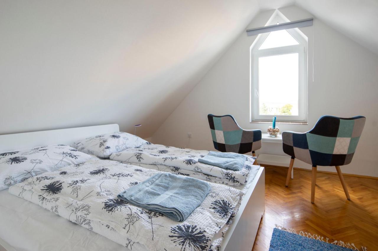 Darvin Apartman Eger Apartment Exterior photo